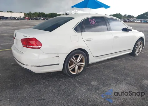 2015 Volkswagen Passat 1.8T Sel Premium из США, поврежденный, VIN 1VWCS7A35FC056917